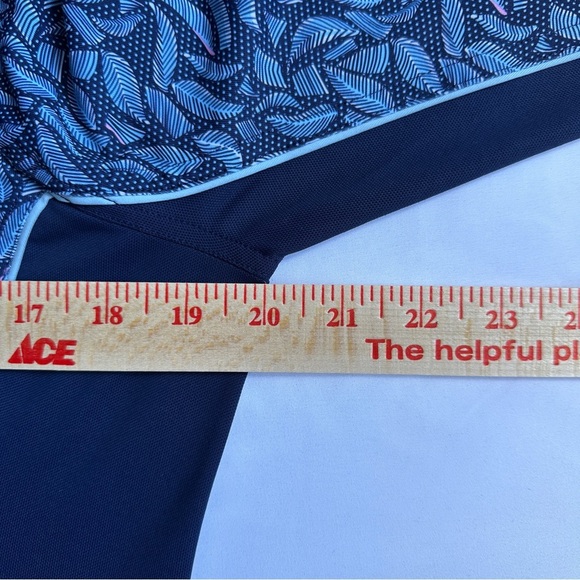 Peter Millar Womens Medium Navy White Leaf Pattern 1/4 Zip Pullover Top UPF 50+ - Picture 10 of 13